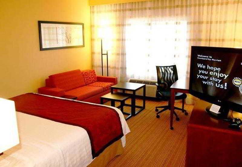 Courtyard By Marriott Traverse City Zewnętrze zdjęcie