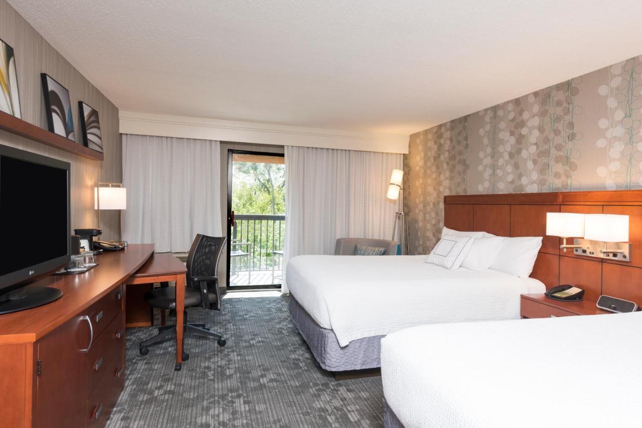 Courtyard By Marriott Traverse City Zewnętrze zdjęcie