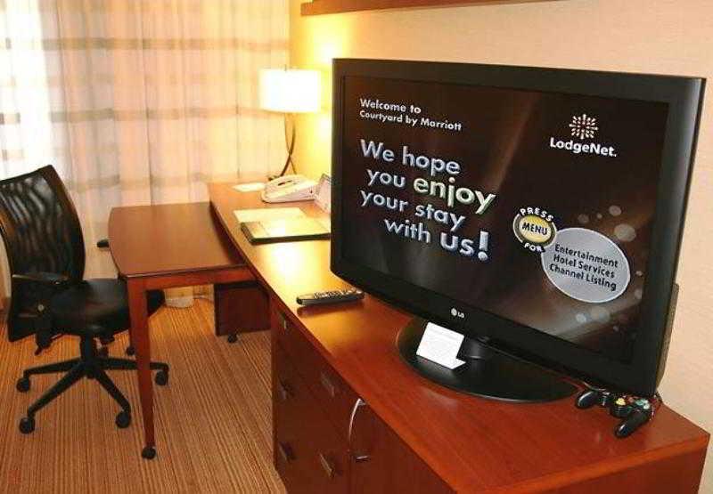 Courtyard By Marriott Traverse City Zewnętrze zdjęcie