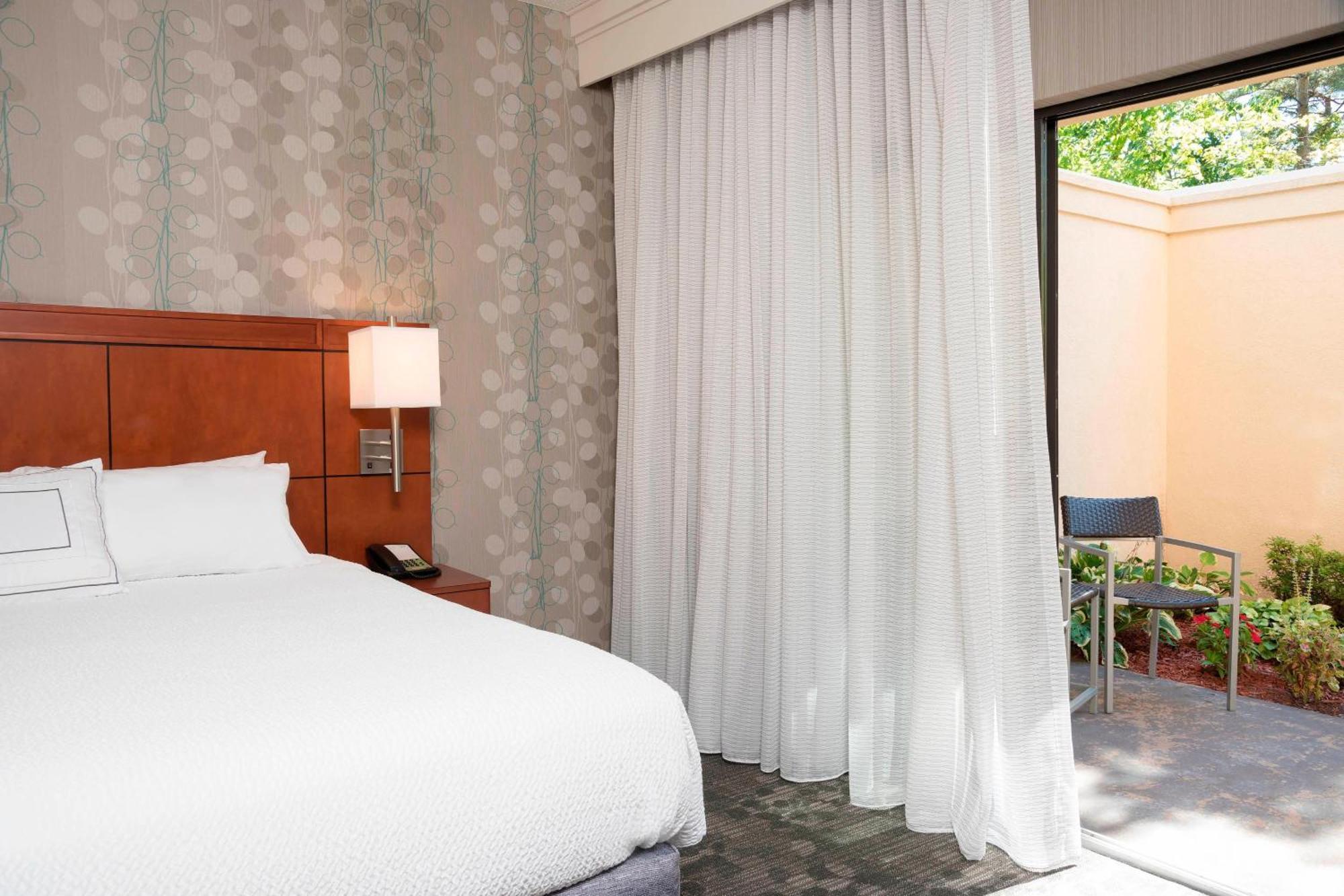 Courtyard By Marriott Traverse City Zewnętrze zdjęcie