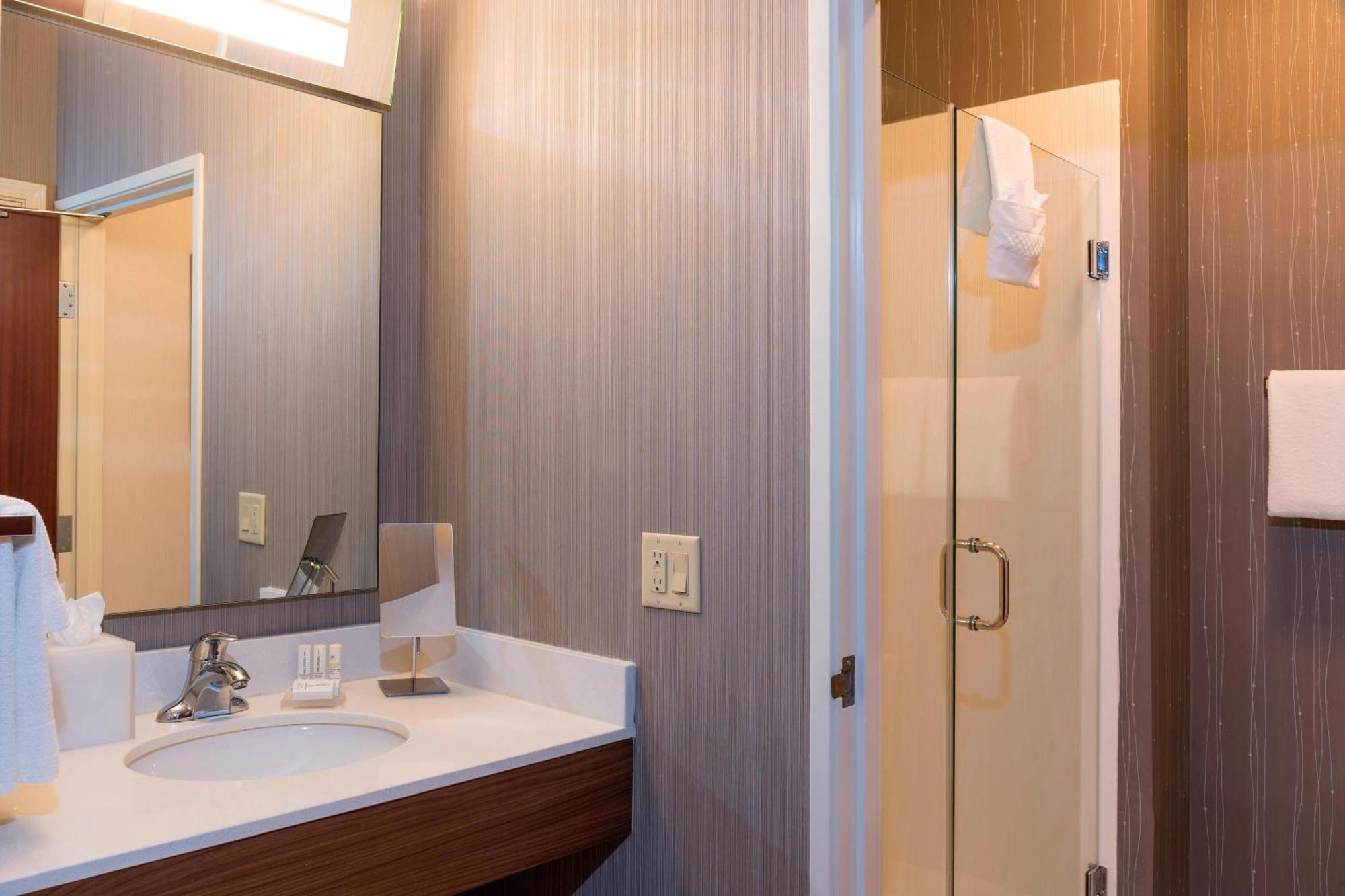 Courtyard By Marriott Traverse City Zewnętrze zdjęcie